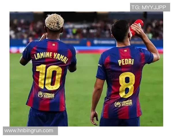 亚马尔传射佩德里复出，巴萨登顶王者归来！